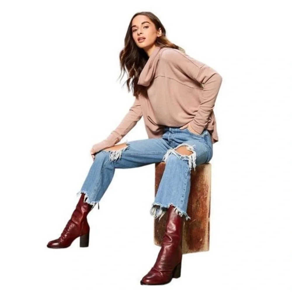 Free People We The Free Maggie Jeans Straight Leg Ripped Raw Hem Size 26